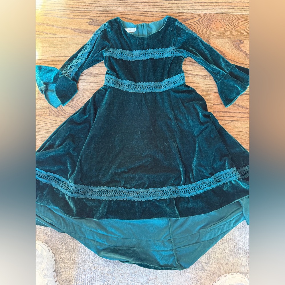 Elegant Velvet Kids Christmas Dress in Emerald
